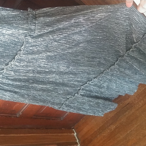 Lulu's gown - Picture 5 of 7